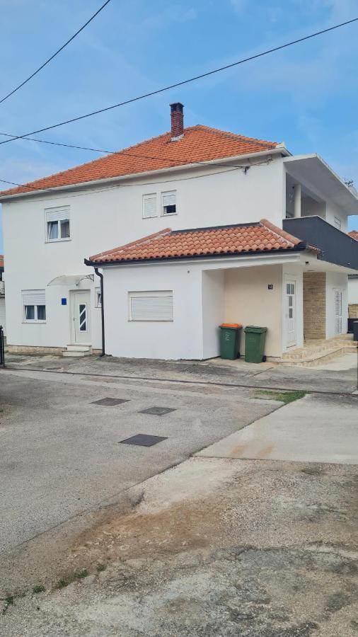 Apartament Lovmar *