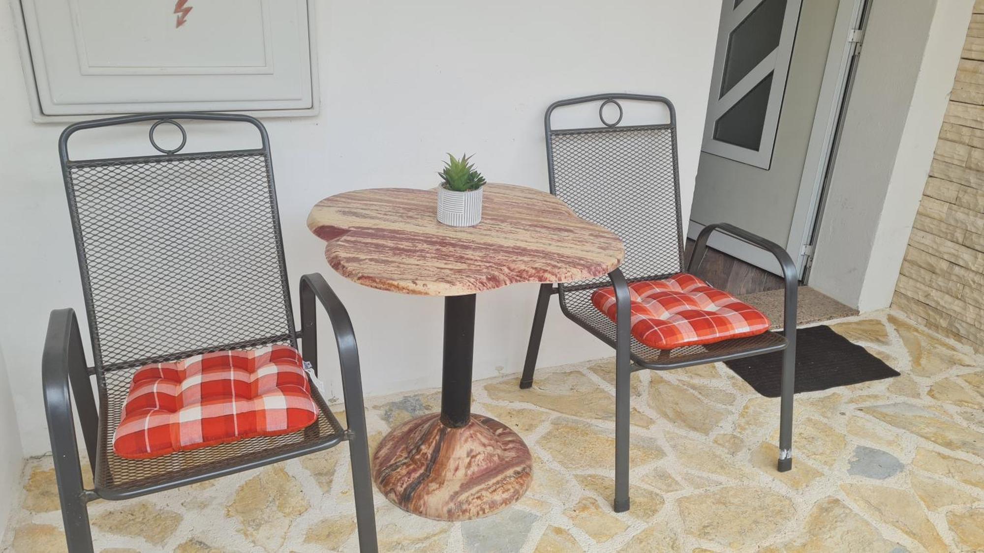 Lovmar Apartament *